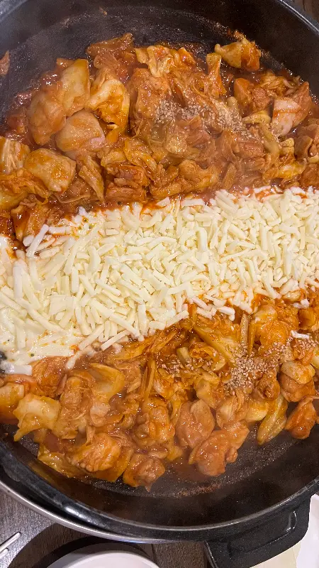 닭갈비와 치즈의 만남