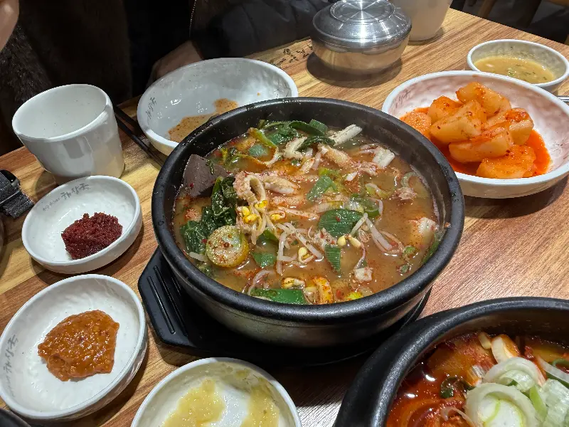 해장국 한 상 차림