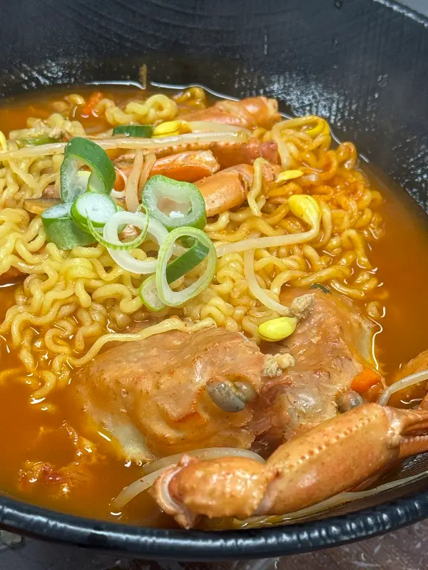 홍게가 통째로 들어간 라면