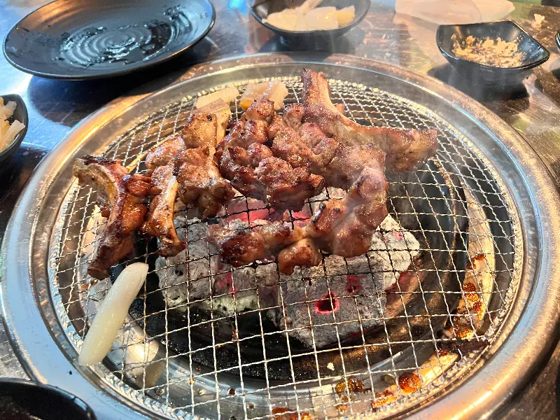 불판위의 쪽갈비