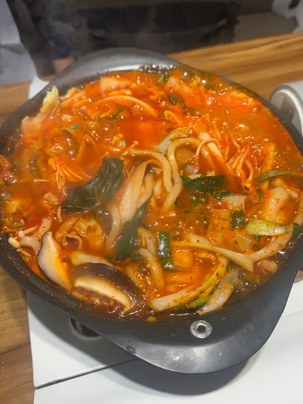 보글보글 끓는 곱창전골