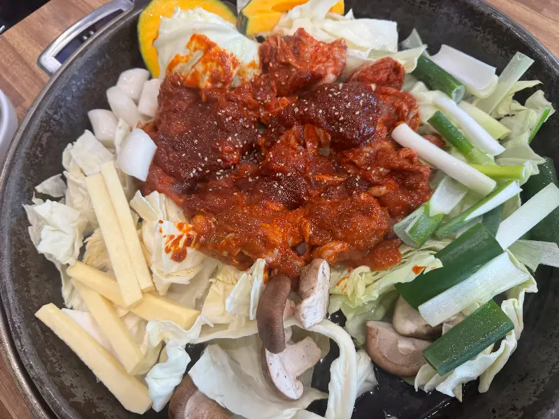 푸짐한 닭갈비 한 상