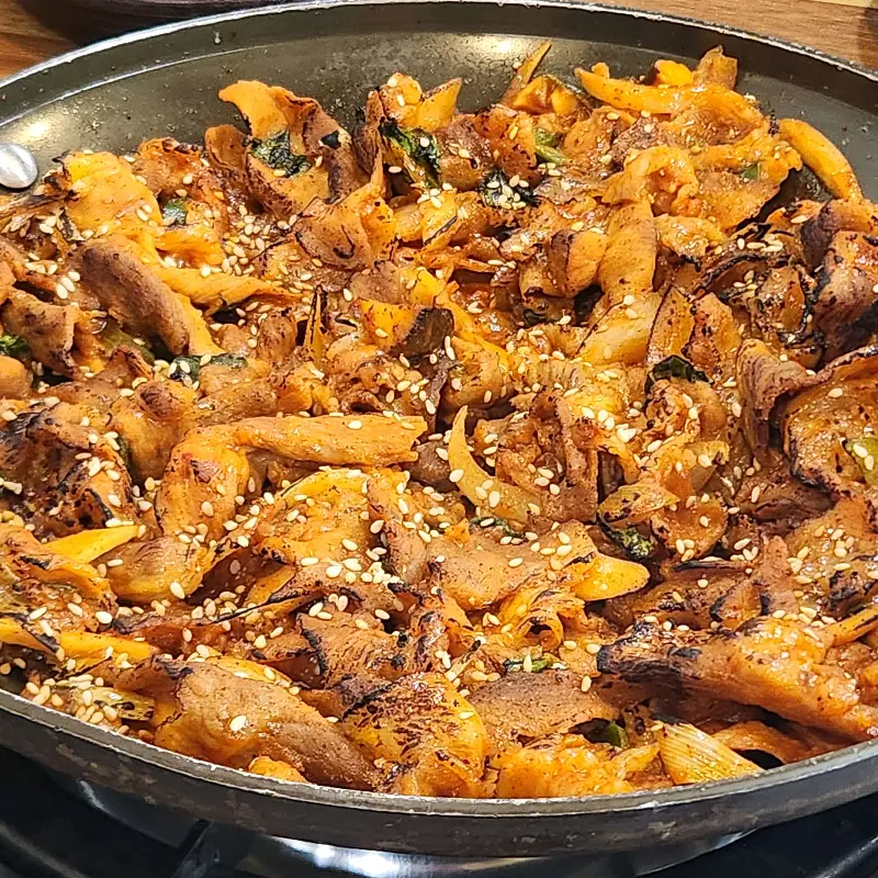 보기만 해도 군침이 도는 제육볶음