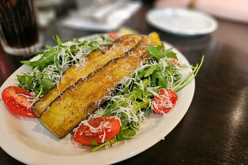 가지구이 샐러드의 비주얼