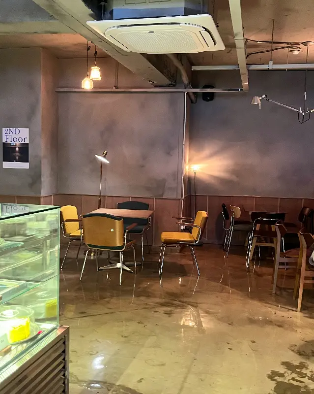 커닝 내부 좌석