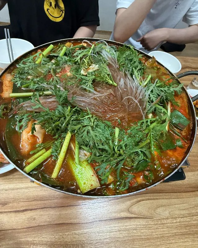 맛있게 끓고 있는 매운탕