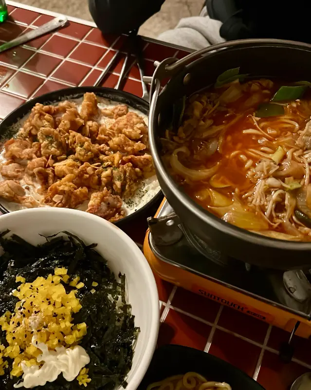 닭튀김과 국물 요리