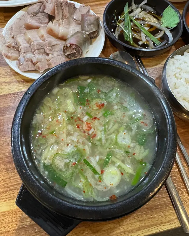 돼지국밥과 수육백반