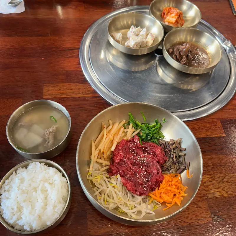 푸짐한 한 상 차림