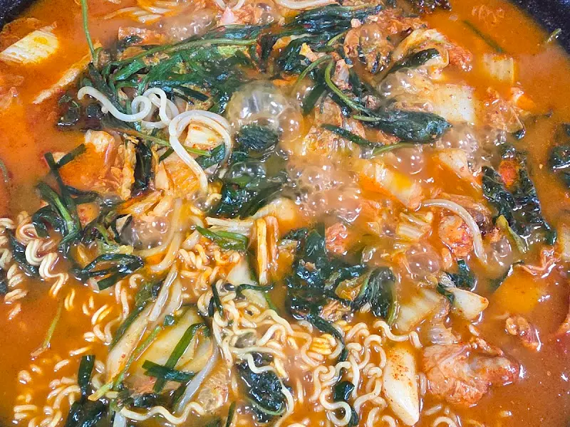 라면 사리가 들어간 물닭갈비