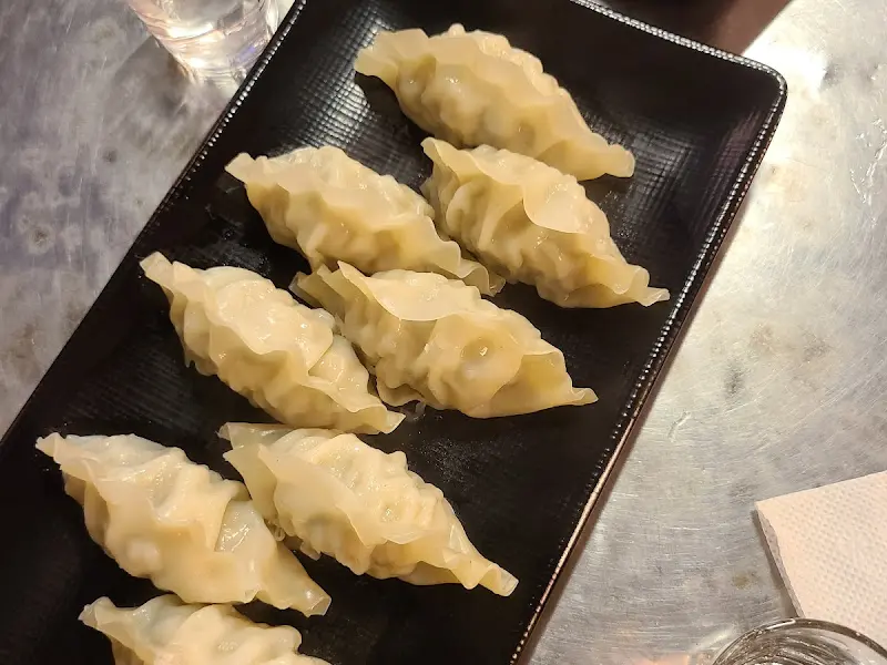 윤기가 자르르 흐르는 고기만두