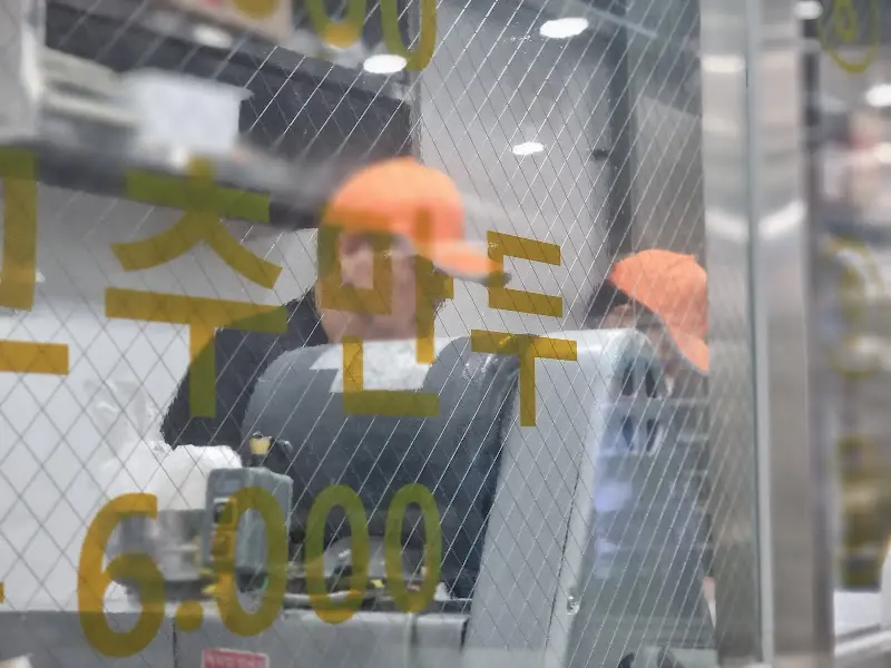 만두를 만드는 장인의 모습