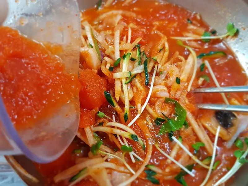 물회 양념 투하