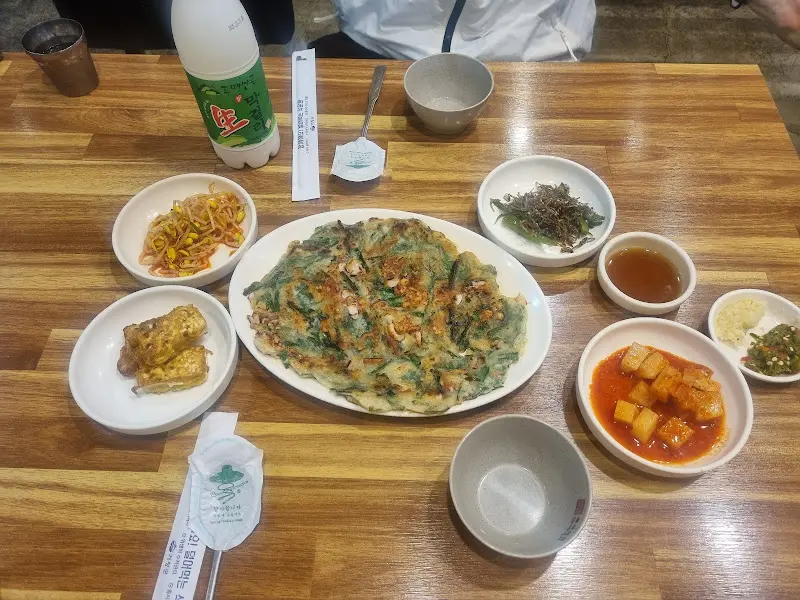 오징어부추전과 밑반찬