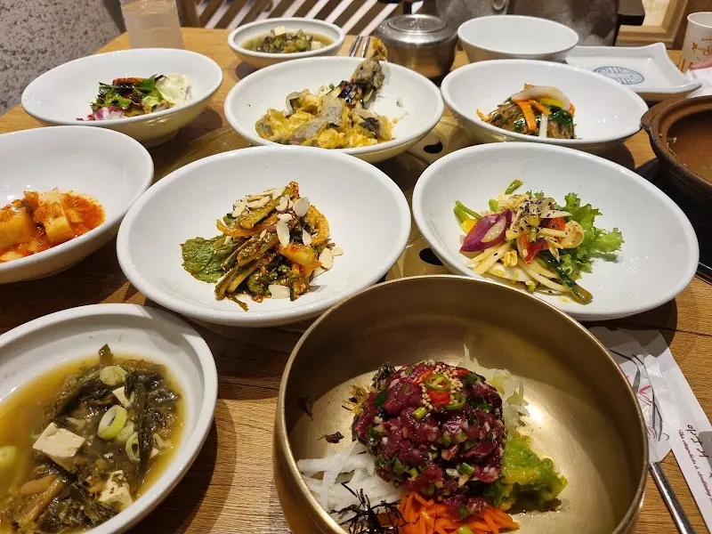 상다리 부러지게 차려진 한 상 차림