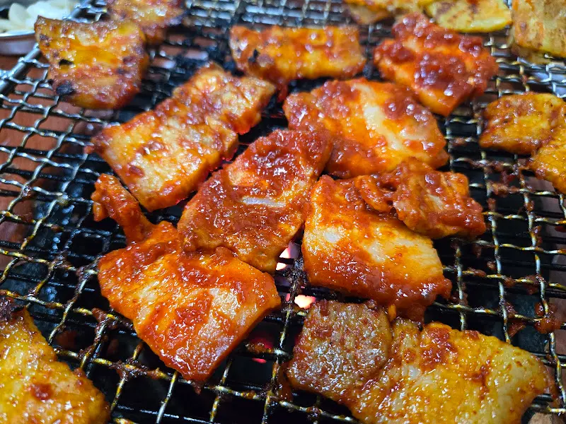 연탄불에 구워지는 주물럭