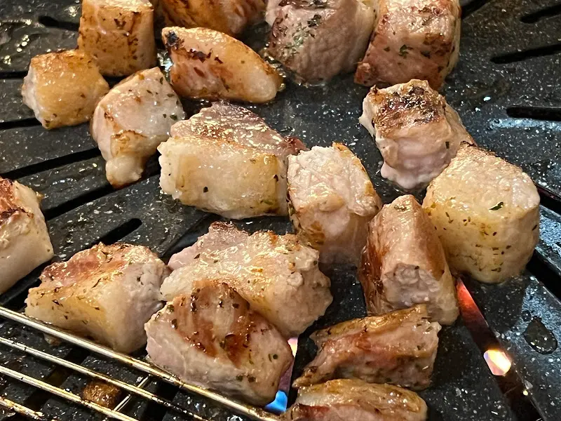 구워지는 고기들