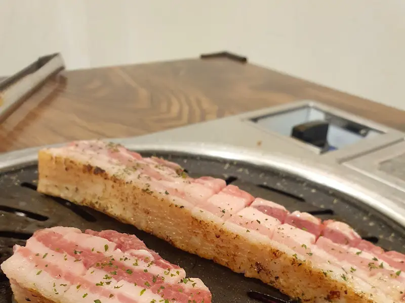 불판 위의 고기