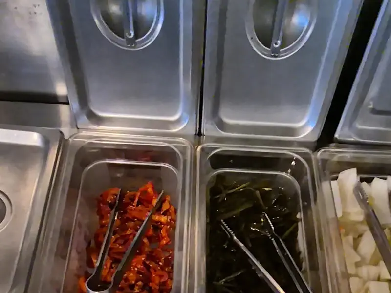 다양한 종류의 밑반찬들