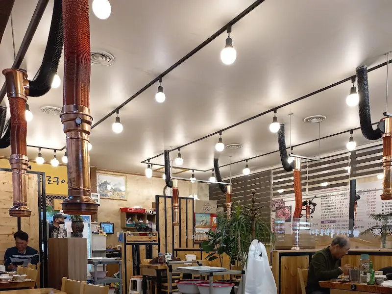 방가숯불화로구이 내부