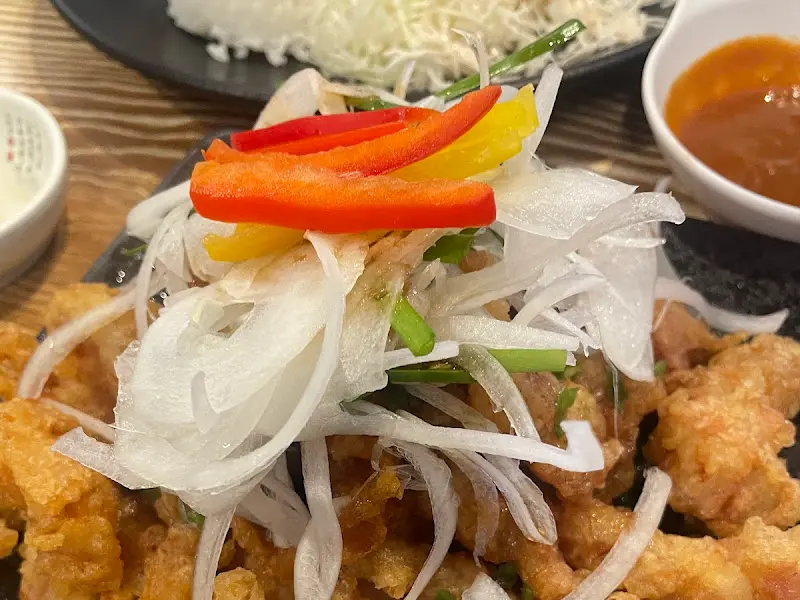 양파와 파프리카가 듬뿍 올라간 다다우동 치킨