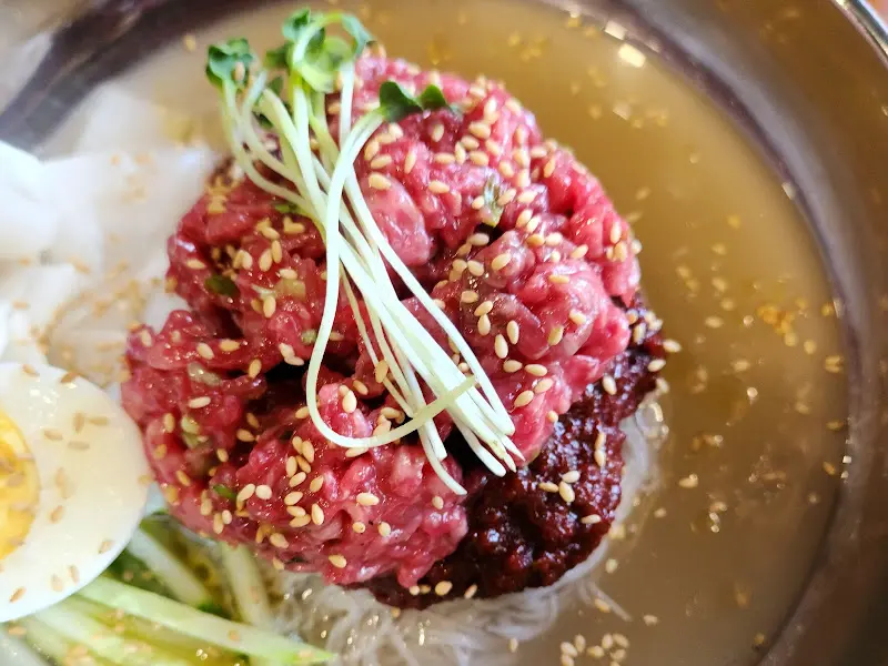 한마음정육식당 한우육회함흥냉면