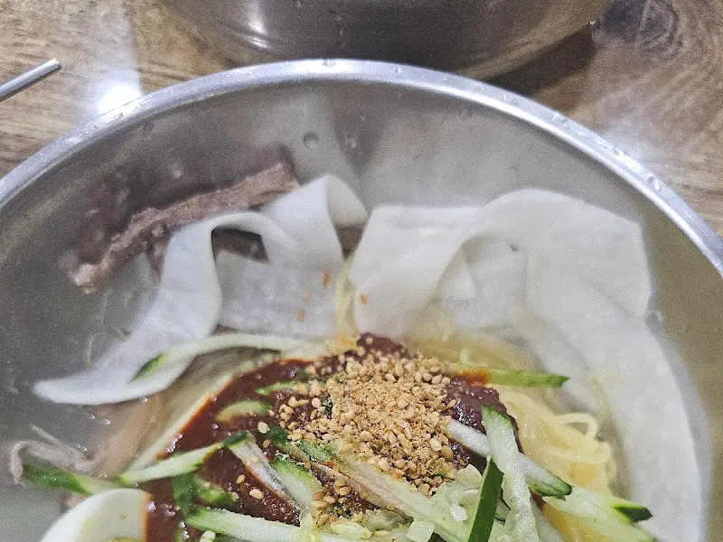 비빔밀면 근접샷