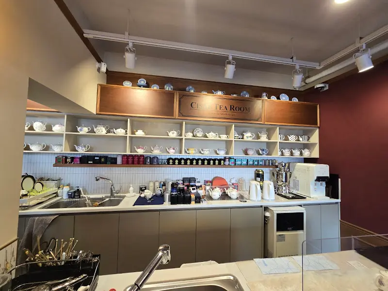 다양한 찻잔 컬렉션