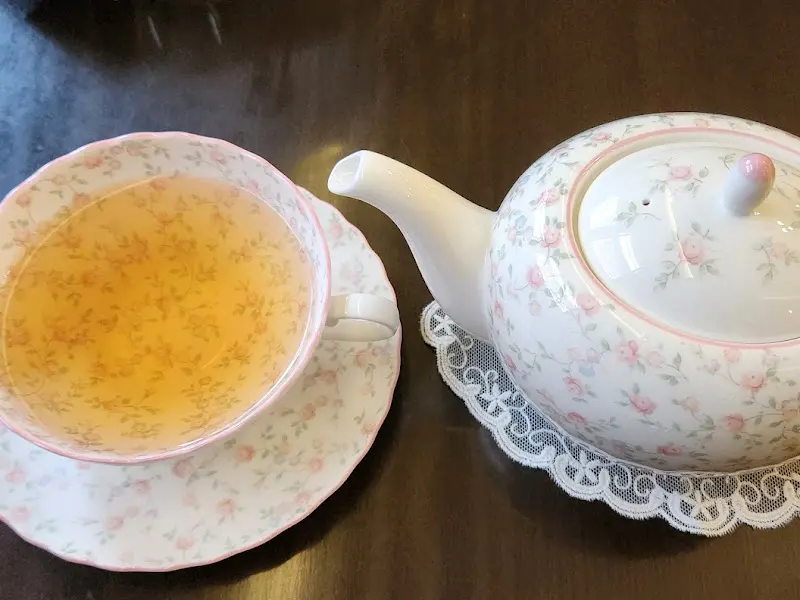 우아한 찻잔 세트