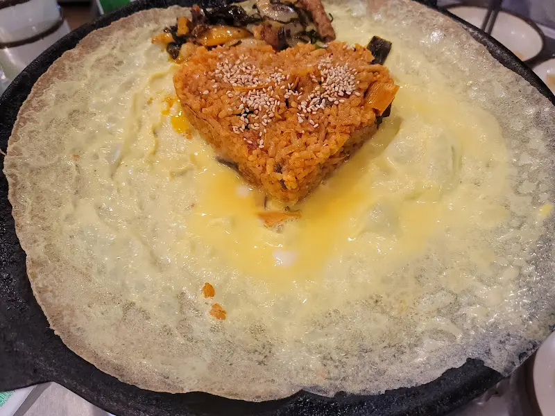 눈꽃치즈 볶음밥