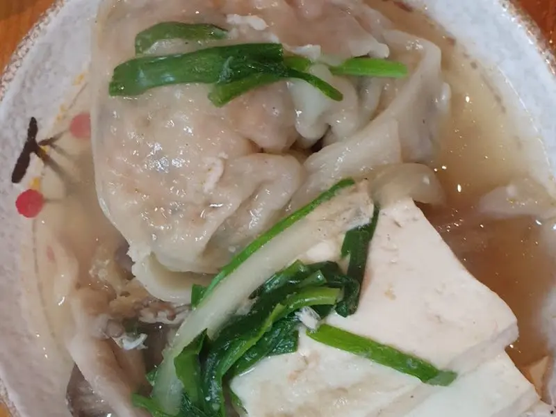 황태두부전골 속 만두