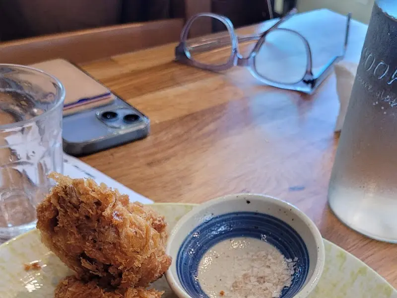 돈까스와 함께 제공되는 소금