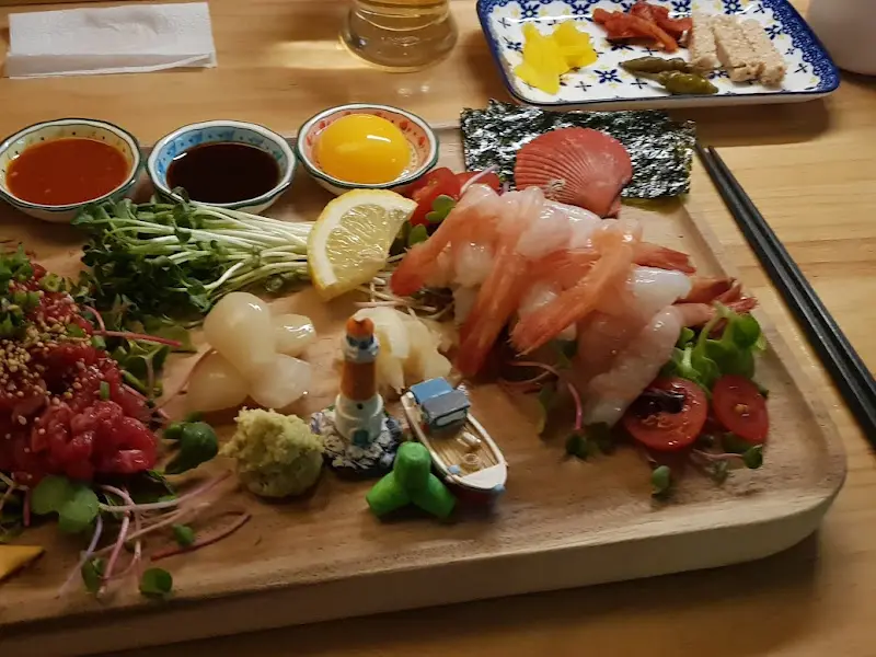 신선한 육회와 새우