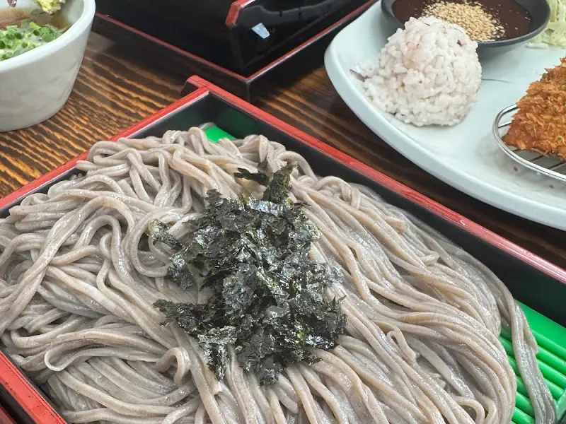 판모밀과 돈가스의 조화