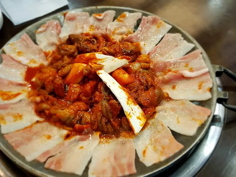 익어가는 쭈꾸미 삼겹살