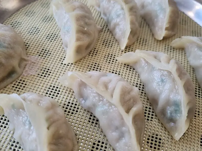 윤기가 좔좔 찐만두