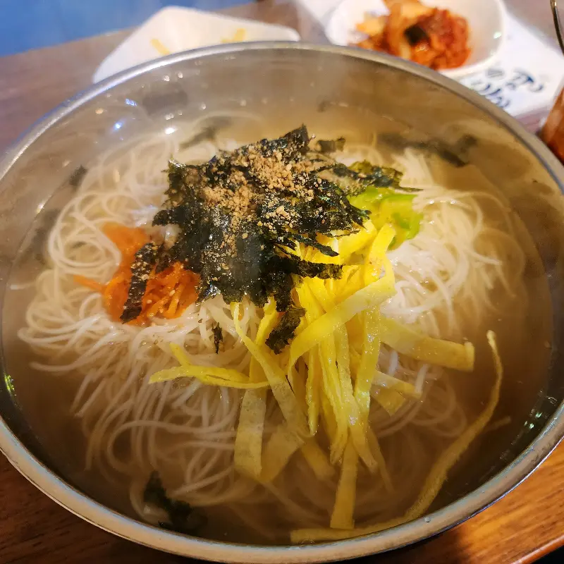 잔치국수 디테일 샷