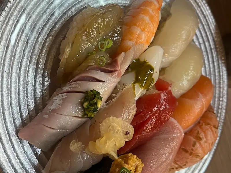 초밥 한 상 차림