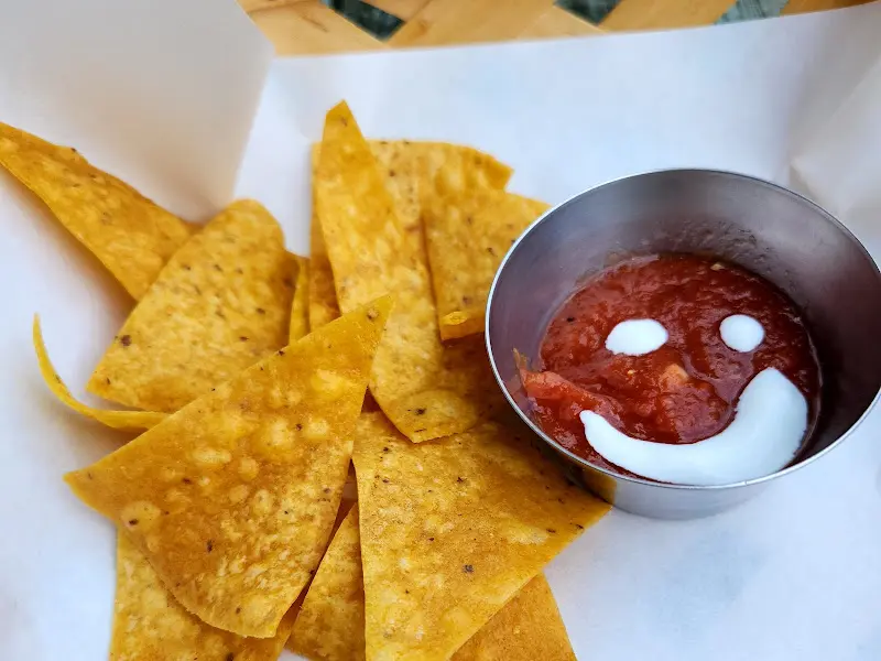 나초와 살사 소스