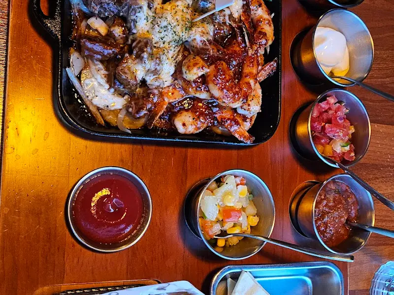 한 상 가득 차려진 타코15의 메뉴들