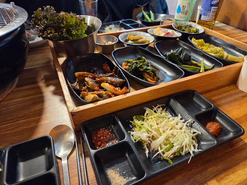 정갈하게 차려진 밑반찬