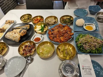 혼밥도 힐링되는 산청 한정식 맛집, 춘산식당에서 만난 약선요리의 향연