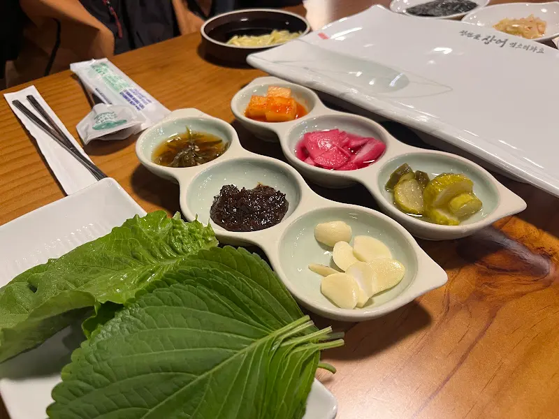 장어와 함께 곁들여 먹기 좋은 밑반찬들