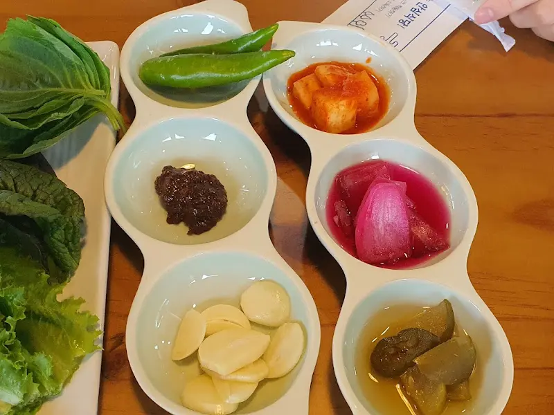 다양한 곁들임 야채