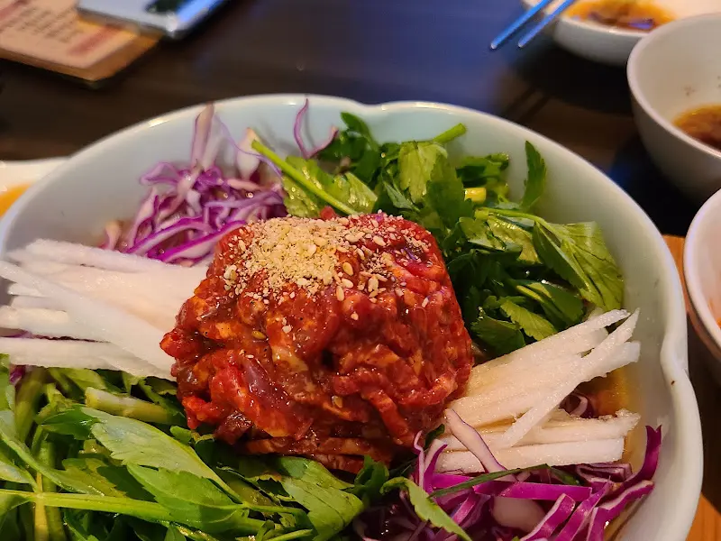 육회물회의 먹음직스러운 비주얼