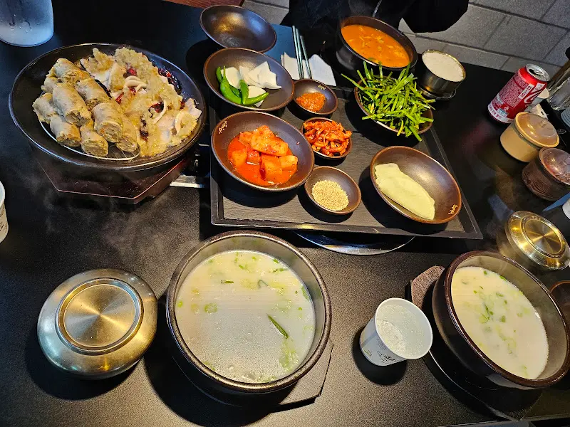 수백당 한 상 차림