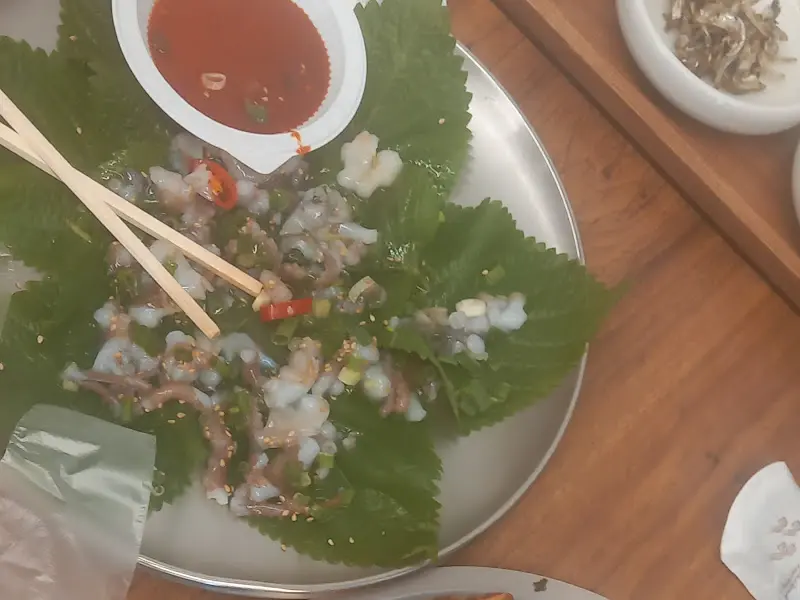 신선한 산낙지 탕탕이 클로즈업