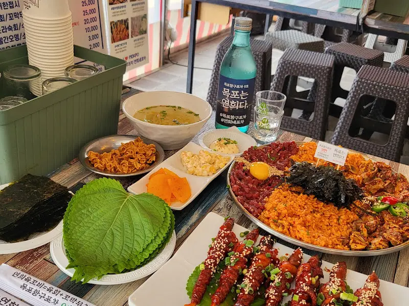 해산물과 돼지고기의 환상적인 조합, 낙지해물삼합