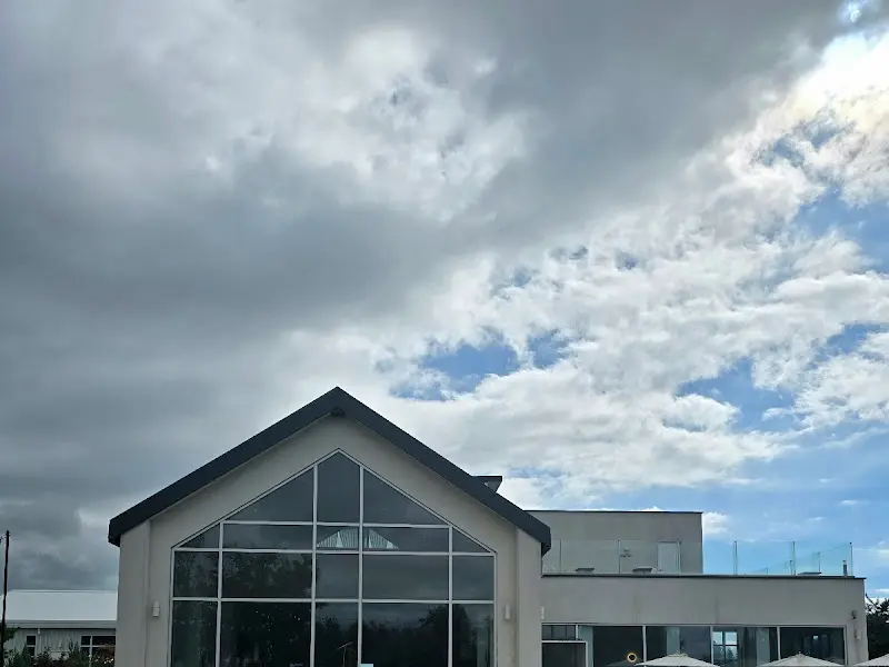 오늘여기 카페의 건물 외관.