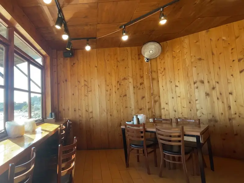 나사리식당 내부